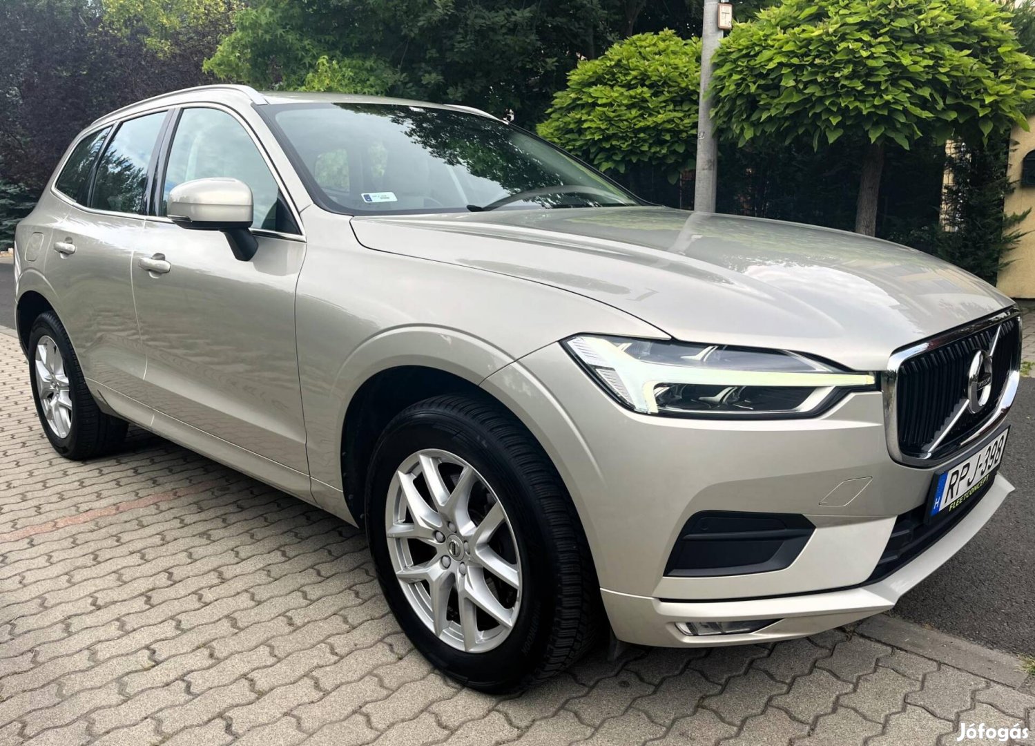 Volvo XC60 2.0 [D4] Momentum Pro Geartronic Mo-...